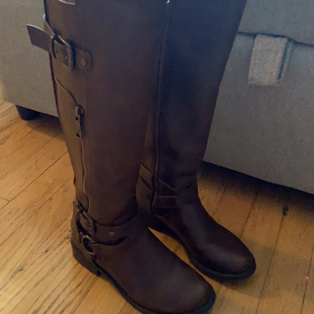 Under the knee Guess Boots